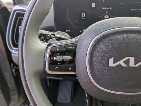 Certified 2025 Kia Sorento SX Prestige w/ Sage Leather Package AWD/4WD image 34