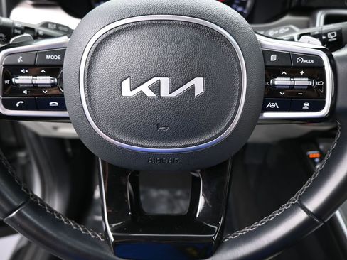 Used 2022 Kia Sorento EX w/ Panoramic Sunroof Package image 34