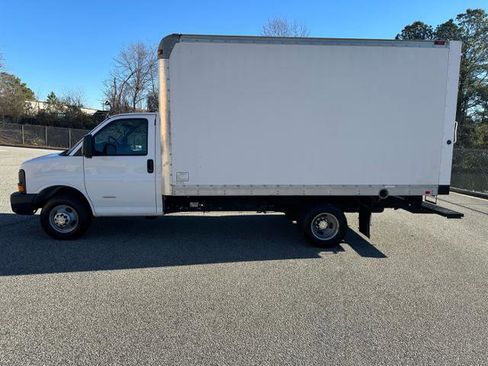 Used 2014 Chevrolet Express 4500 G4500 image 8