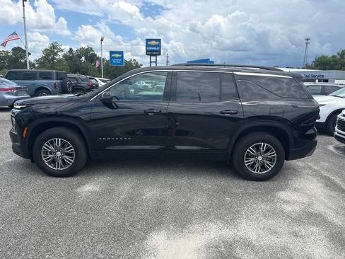 Used 2026 Chevrolet Traverse LT w/ Driver Confidence Package FWD image 7