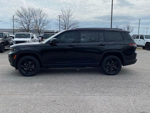 Used 2023 Jeep Grand Cherokee L Laredo image 4