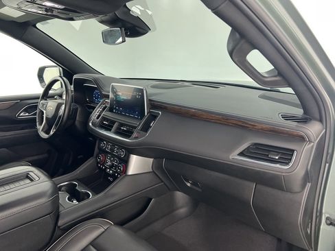 Used 2024 Chevrolet Suburban Premier image 26