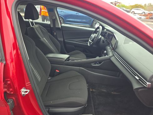 Used 2023 Hyundai Elantra SEL w/ Convenience Package image 11