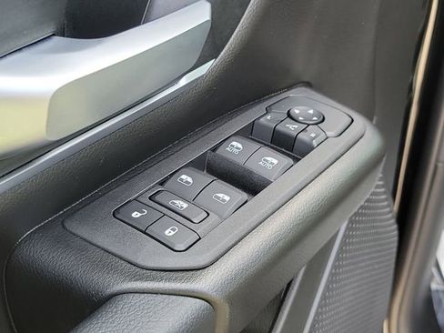 Used 2026 RAM 1500 4x4 Crew Cab image 19