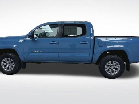 Used 2019 Toyota Tacoma SR5 AWD/4WD image 5