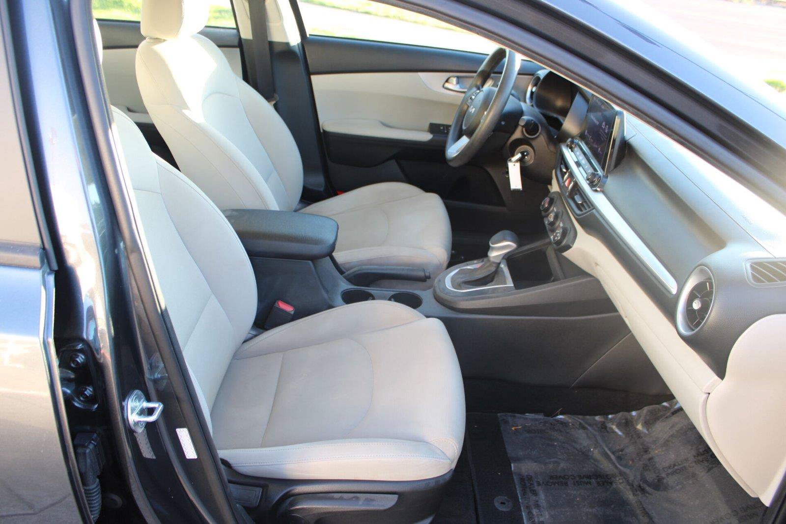Used 2023 Kia Forte LXS FWD image 11