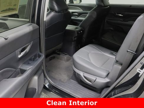 Used 2024 Toyota Grand Highlander XLE image 28