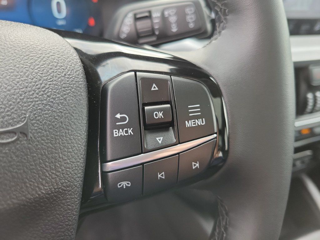 Used 2024 Ford Escape Platinum w/ Class II Trailer Tow Package AWD/4WD image 25