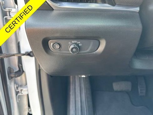 Used 2023 Chevrolet Traverse RS AWD/4WD image 16