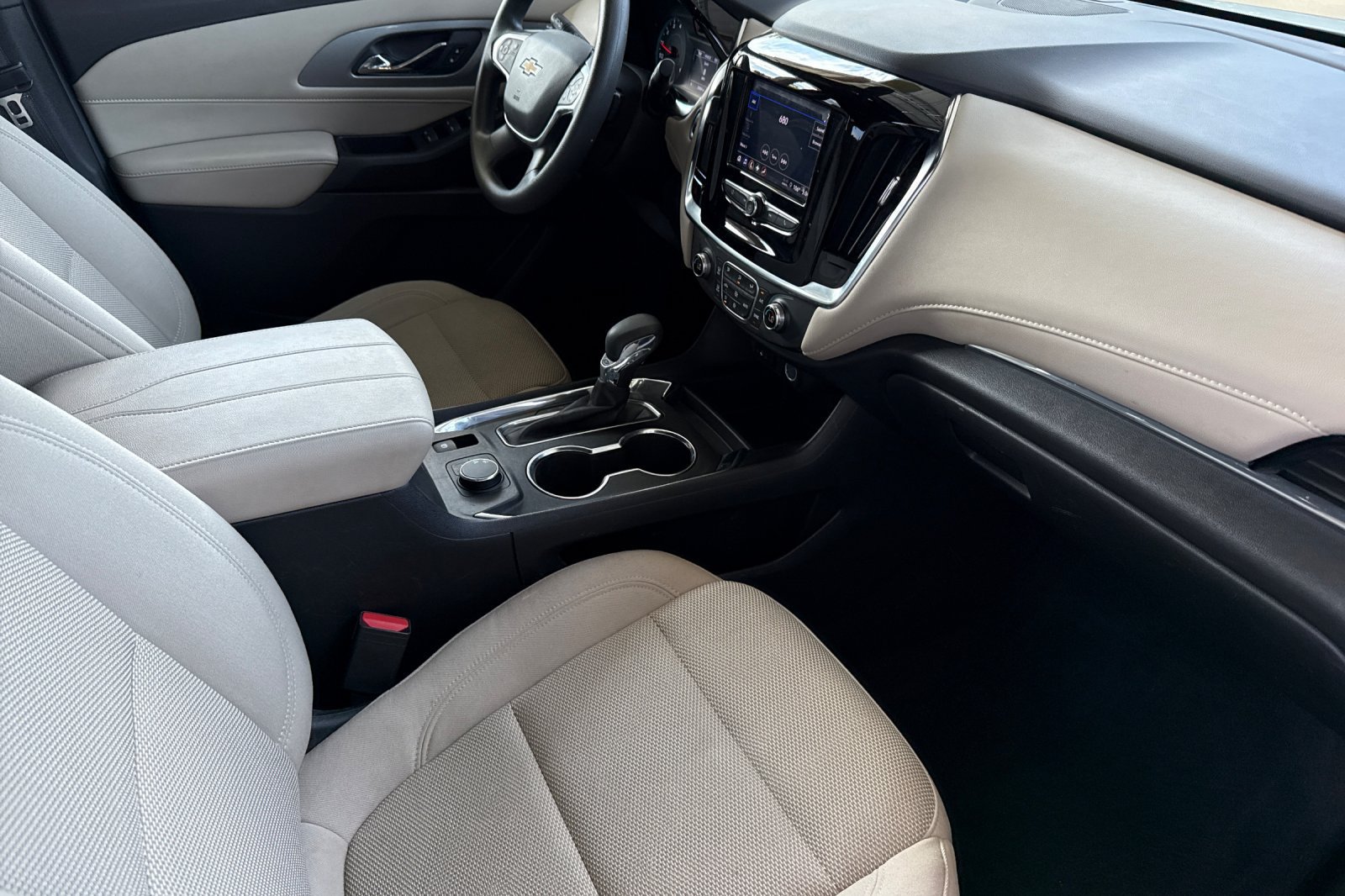 Used 2023 Chevrolet Traverse LS FWD image 26