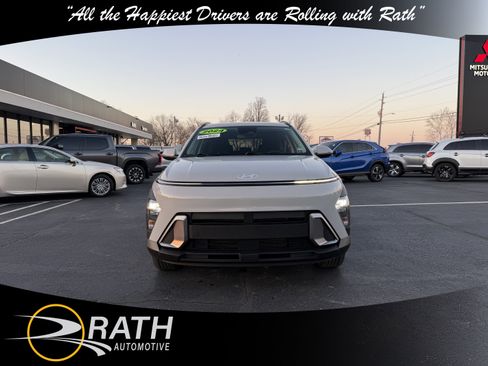 Used 2024 Hyundai Kona SEL image 3