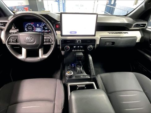Used 2024 Toyota Tacoma TRD Off-Road image 21