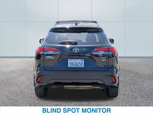 Used 2022 Toyota Corolla Cross XLE w/ Convenience Package AWD/4WD image 8