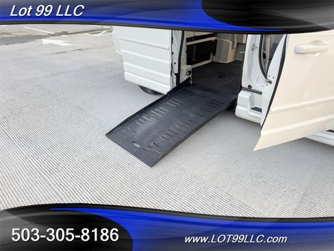 Used 2011 Dodge Grand Caravan Crew image 47