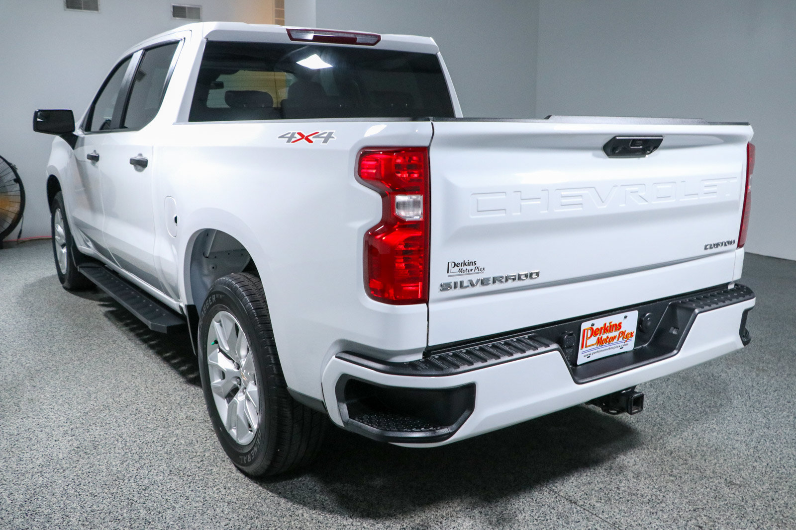 Used 2023 Chevrolet Silverado 1500 Custom AWD/4WD image 9