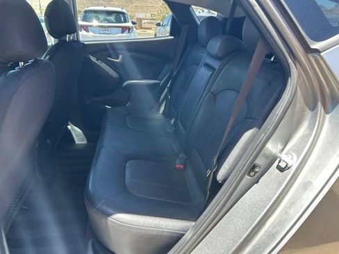 Used 2013 Hyundai Tucson Limited w/ Premium Pkg FWD image 10