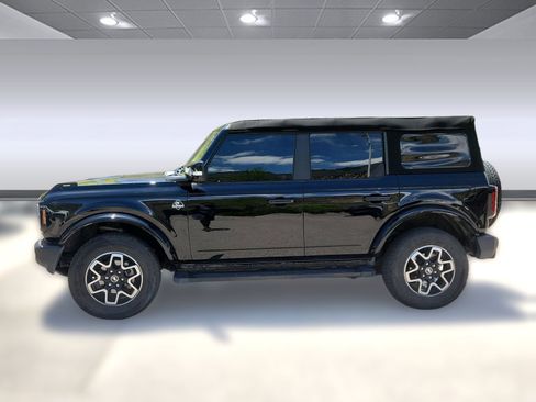 Used 2024 Ford Bronco Outer Banks AWD/4WD image 2