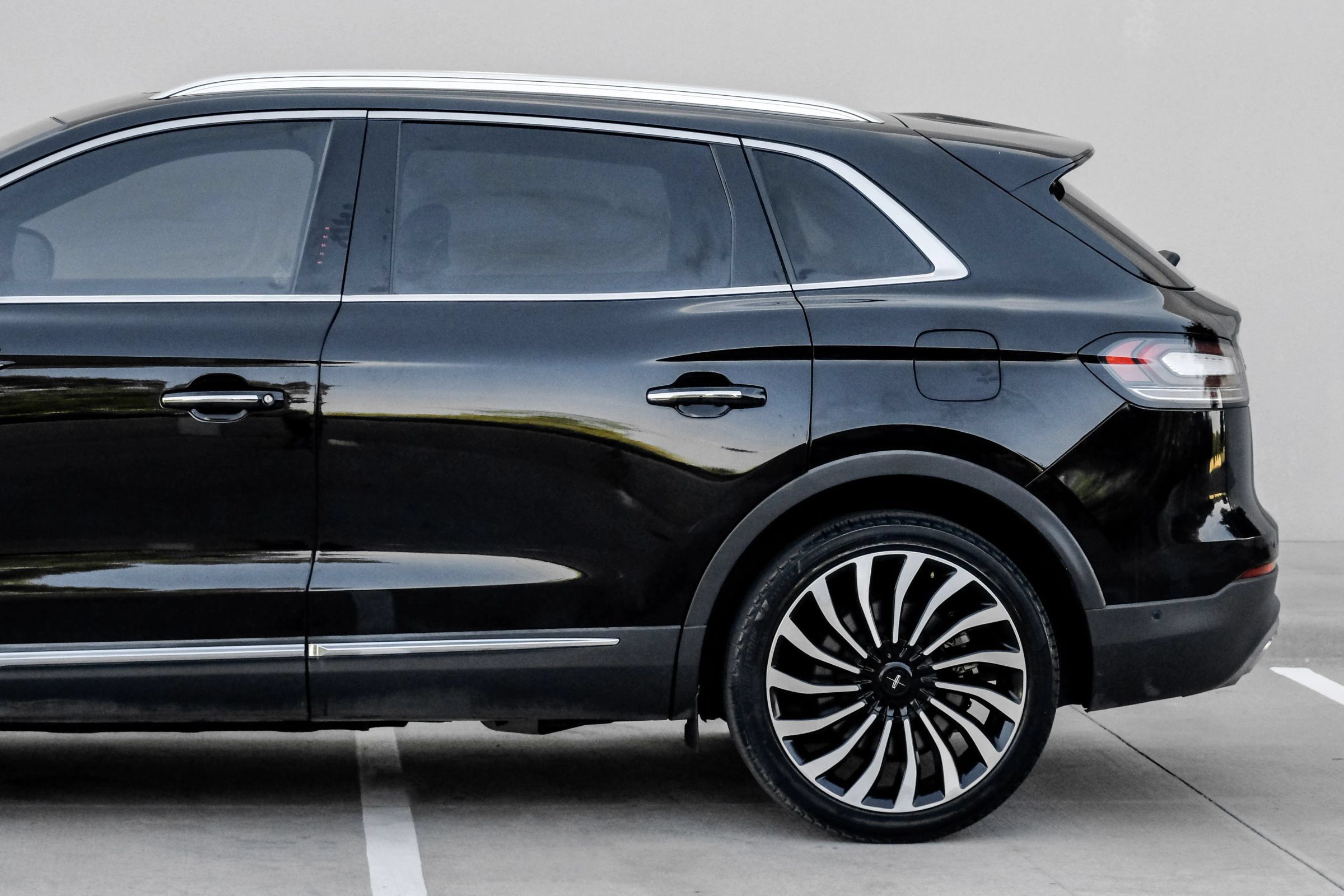 Used 2019 Lincoln Nautilus Black Label AWD/4WD image 12