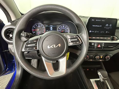 Used 2022 Kia Forte LXS FWD image 17