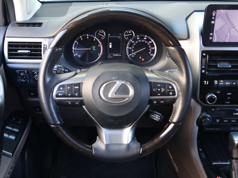 Used 2023 Lexus GX 460 Luxury w/ Accessory Package image 18