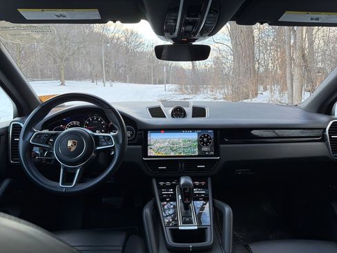 Certified 2020 Porsche Cayenne image 4