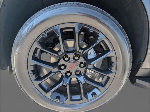 Used 2026 GMC Yukon Elevation AWD/4WD image 25