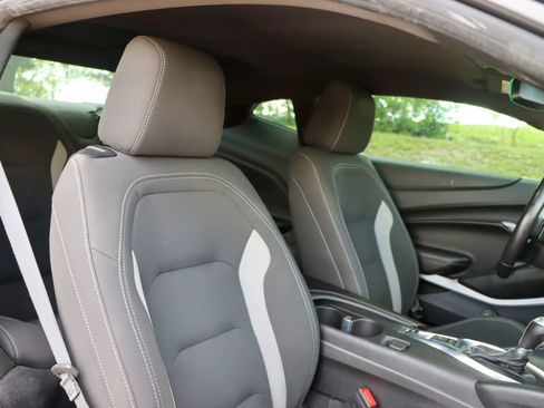 Used 2018 Chevrolet Camaro SS image 18