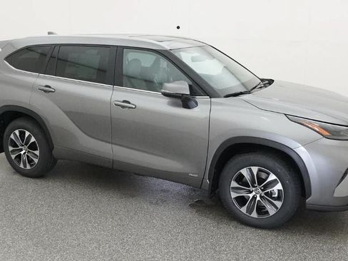 New 2026 Toyota Highlander XLE AWD/4WD image 12