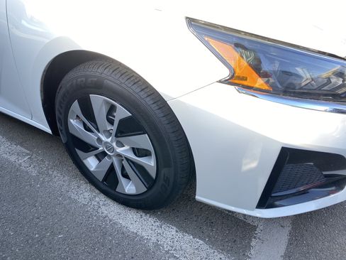 Used 2024 Nissan Altima 2.5 S FWD image 26
