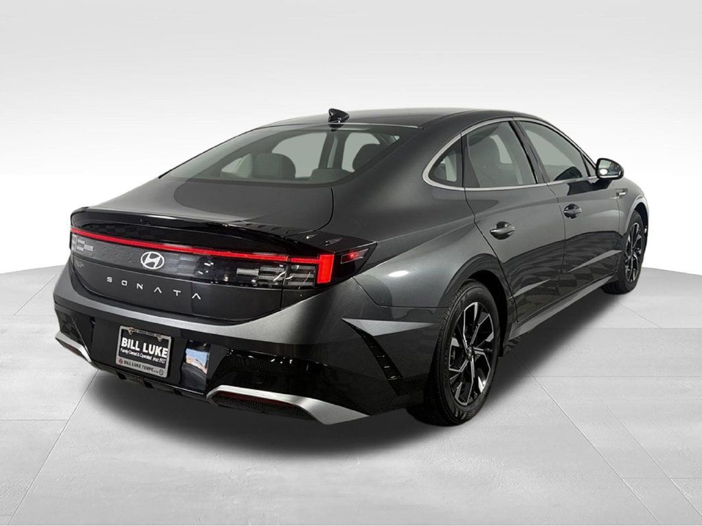 Used 2025 Hyundai Sonata SEL FWD image 6