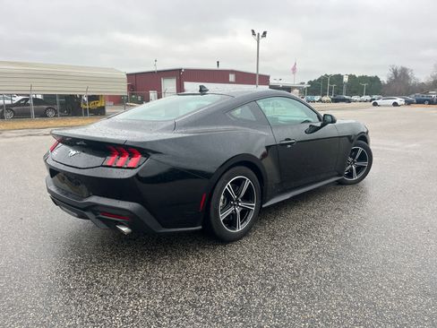 Used 2025 Ford Mustang Coupe image 7
