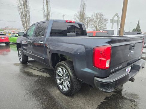 Used 2018 Chevrolet Silverado 1500 LTZ Z71 w/ Centennial Edition image 4