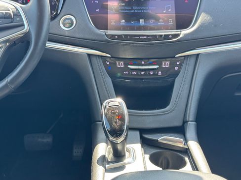 Used 2017 Cadillac XT5 Premium Luxury w/ Driver Assist Package FWD image 15