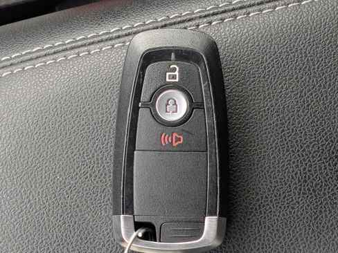 Used 2022 Ford Escape SE FWD image 33