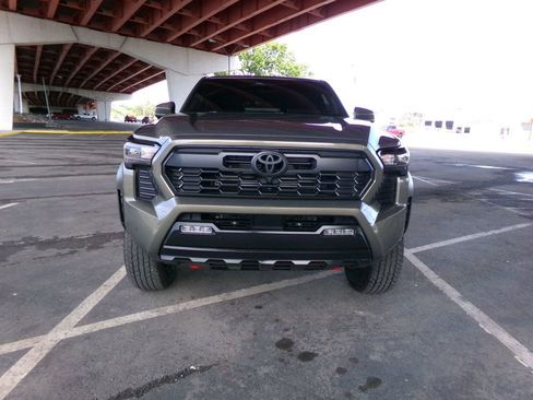 Used 2026 Toyota Tacoma TRD Off-Road w/ TRD Off Road Premium Package AWD/4WD image 3