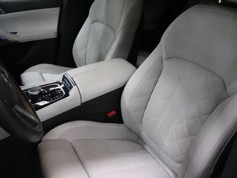 Used 2026 BMW X6 xDrive40i AWD/4WD image 11