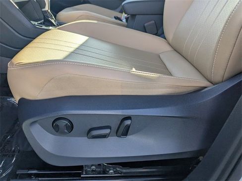 Used 2024 Volkswagen Tiguan SE R-Line image 20