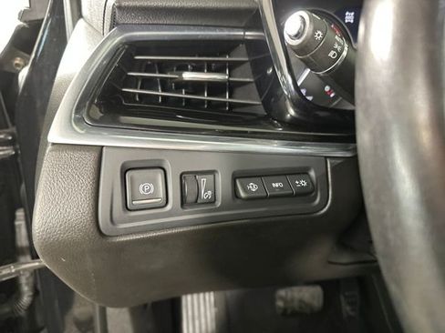 Used 2022 Cadillac XT6 Premium Luxury w/ Technology Package image 19