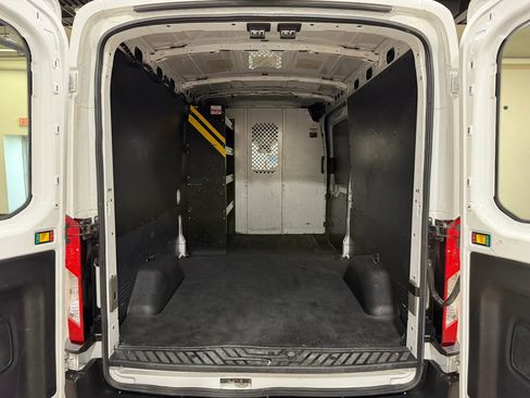 Used 2020 Ford Transit 250 Medium Roof AWD w/ Interior Upgrade Package image 25