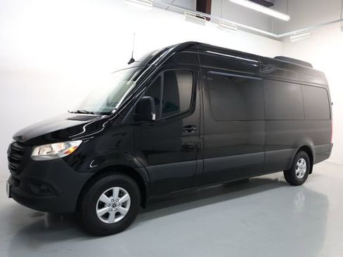 Used 2022 Mercedes-Benz Sprinter 2500 image 1