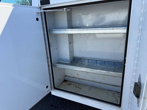 Used 2010 Chevrolet Express 3500 image 26