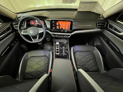 New 2026 Volkswagen Atlas Peak Edition AWD/4WD image 13
