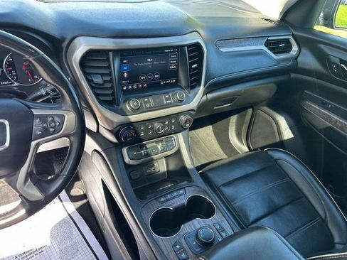 Used 2021 GMC Acadia Denali w/ Denali Technology Package FWD image 25