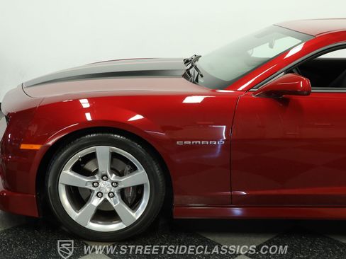 Used 2010 Chevrolet Camaro SS w/ RS Package image 22
