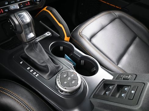 Used 2024 Ford Bronco Badlands image 25