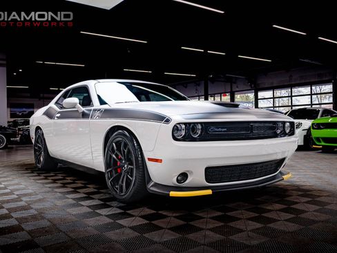 Used 2023 Dodge Challenger R/T w/ T/A Package image 29