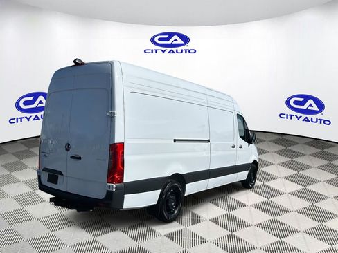 Used 2025 Mercedes-Benz Sprinter 2500 image 3