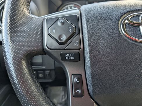 Used 2019 Toyota Tacoma TRD Off-Road image 19