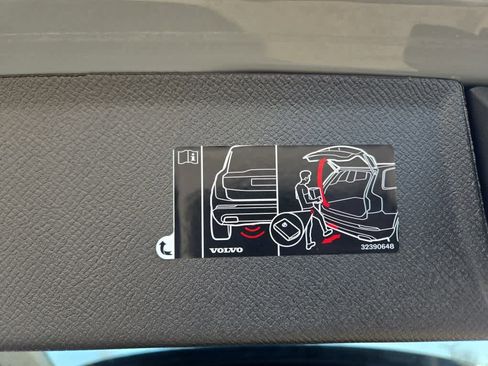 Used 2025 Volvo XC90 B6 Ultra w/ Protection Package Premier image 7