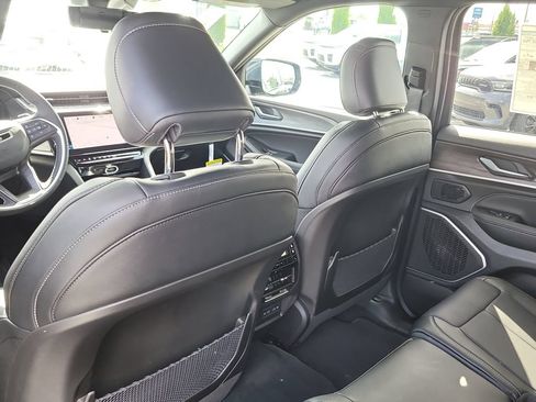 New 2026 Jeep Grand Cherokee L Limited AWD/4WD image 13